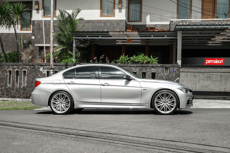  BMW 320i Sedan on Vossen Wheels (VFS4) 2017 года  (фото 2 из 12)